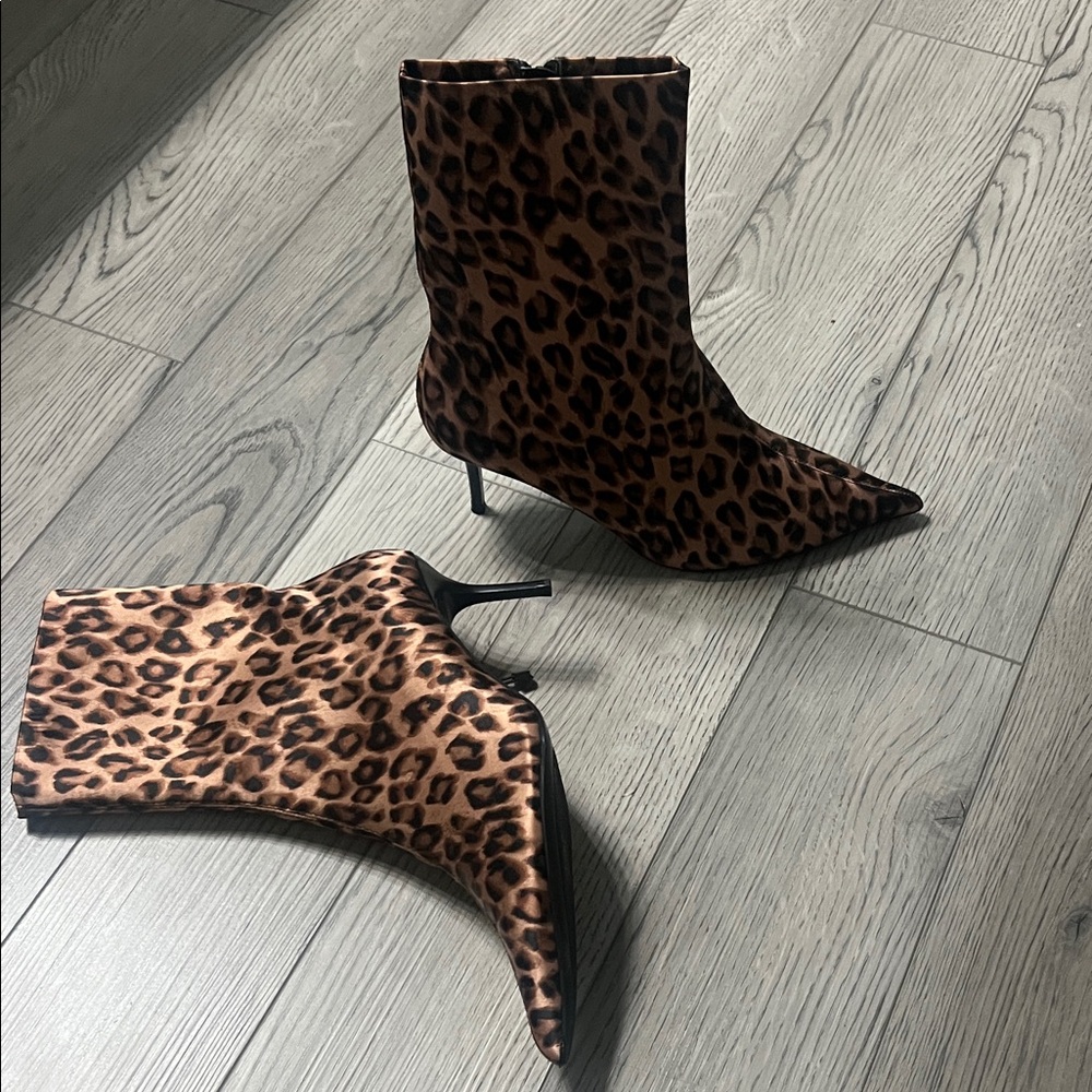 Zara Leopard Print Stiletto Ankle Boots NWT size 8